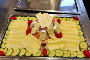 ユースホステル Gasthaus Zum Halbmond