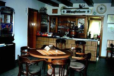 پانسیون Gasthof Haus Hubertus