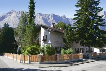 پانسیون Haus Höllental
