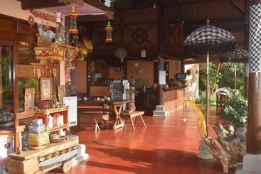 پانسیون Villa Manouria   Marcel