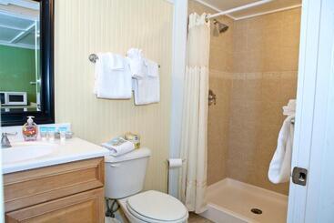 هاستل Georgianne Inn & Suites Check In 212 Butler Ave