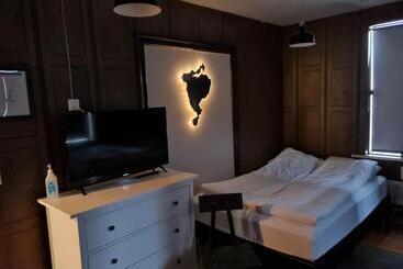 پانسیون Lava Guesthouse