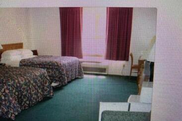 Villager Motel & Glen Manor Estate