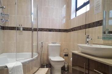 פנסיון Villa Mikamora