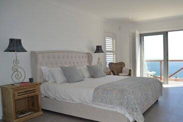 بنسيون Oceans Drift Guest House   Adults Only