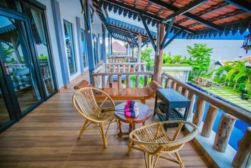 هتل Moloppor Villa