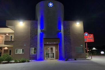 ユースホステル Crystal Inn  Sugarland