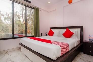 酒店 Oyo 11951 Vatsala Suites