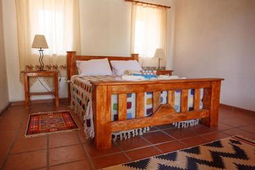 پانسیون Ionia Guest House