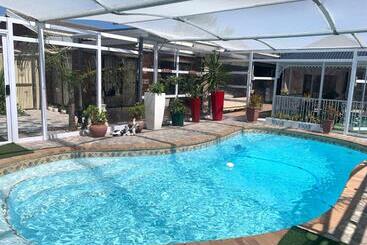 بنسيون Arum Field Accommodation