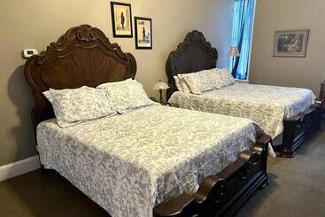 مبيت وإفطار Talbott Tavern And Inn