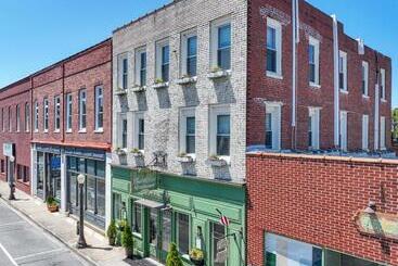 The Charlotte Hotel & Restaurant