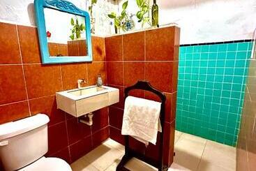 הוסטל Hostal Guacamayas