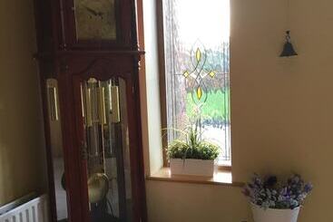 بنسيون Farnham View B & B Near Farnham Estate