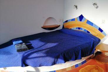 پانسیون Hostal Las Olas