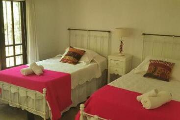 پانسیون Los Tarcos Guest House