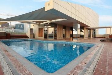 Golden Al Nawras Tower