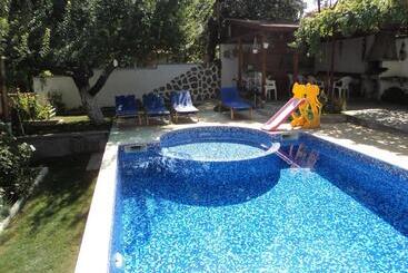 بنسيون Guest House Drazhev