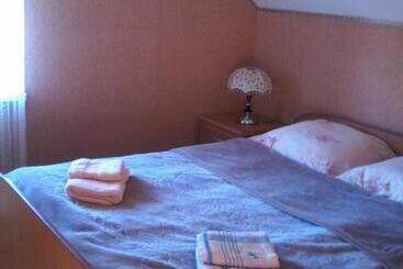 הוסטל Mini Hotel Furmi