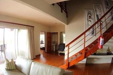 استراحتگاه Golden Beach Village
