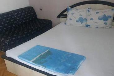 پانسیون Julija Guest House