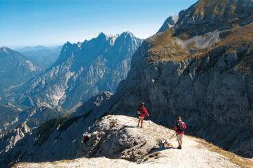 הוסטל Landgasthof Buchner