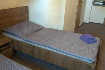 پانسیون Restaurace Alvi