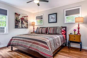 هاستل The Woods Cabins