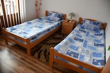 پانسیون Apartment And Rooms Konak