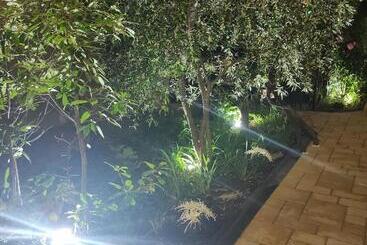 پانسیون Guest House Adriya