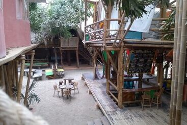 הוסטל Kanta Sana