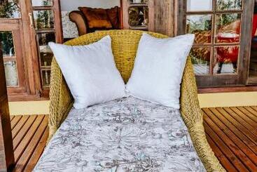 膳宿费 Bus Stop Paraty