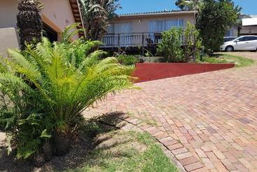 بنسيون Dolphin Coast Guesthouse