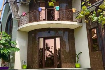 پانسیون Guest House Leto