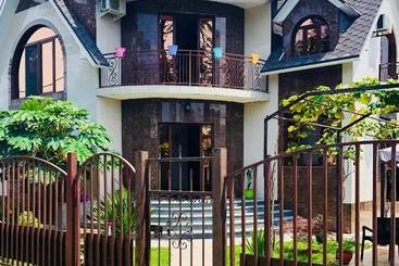 پانسیون Guest House Leto