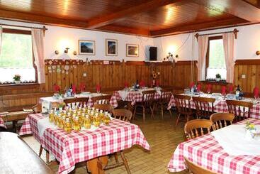 پانسیون Planinska Koča Na Gozdu