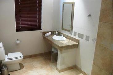 펜션 Honeylocust Guesthouse