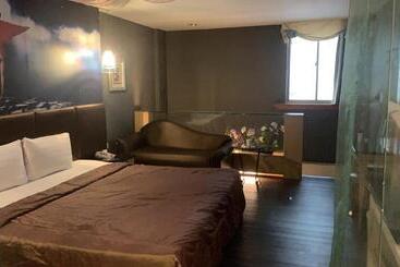 مُتل 亞歷山大汽車旅館