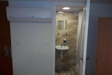 بنسيون Deniz Guesthouse