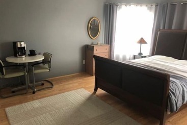 Пансион Honeysuckle House