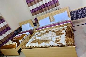 پانسیون Karachi Motel