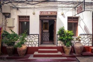 هاستل Karibu Inn