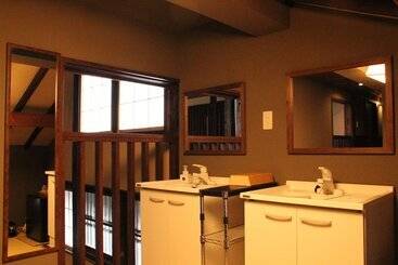 بنسيون Haruya Naramachi