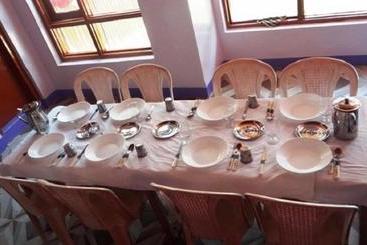 پانسیون Hayat Hotel Pahalgam