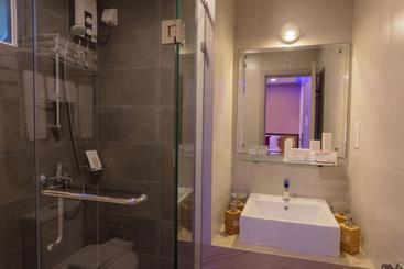 پانسیون The Avenue And Spa