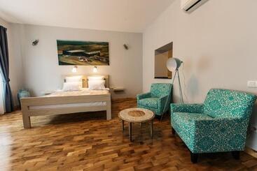 公寓式酒店  Yellowboot Apart