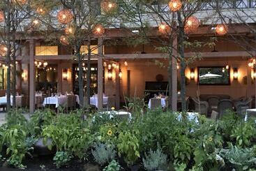 هتل Delamar West Hartford