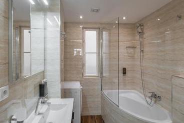 Mordecai Twelve Apartments By Prague Residences