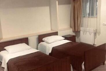 پانسیون Guesthouse Raisa