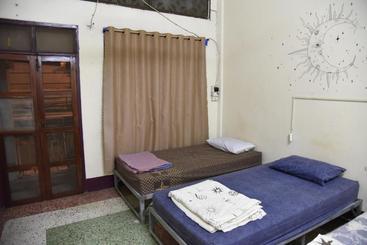 پانسیون Yummy Bagpackers Hostel